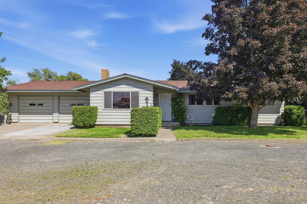 Photo of 401 N 11th St, Davenport, WA 99122 (MLS # 202621042)