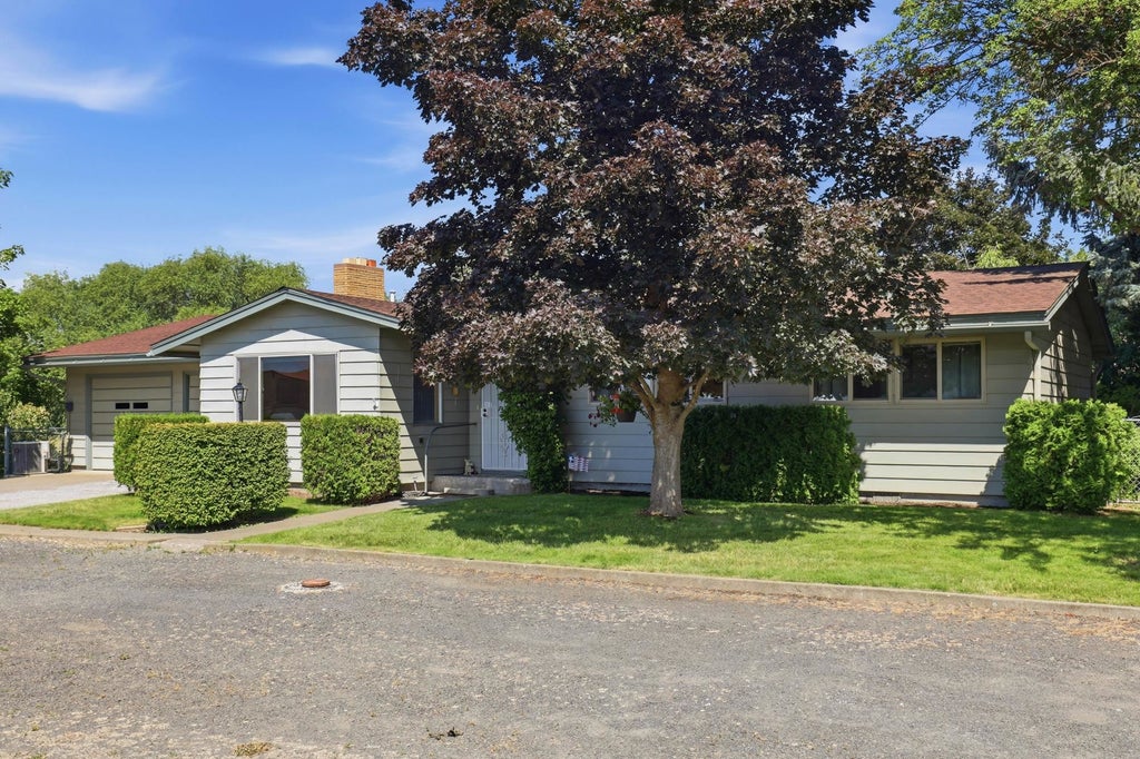Photo of 401 N 11th St, Davenport, WA 99122 (MLS # 202621042)