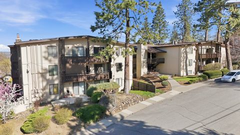 Photo of 844 W Cliff Dr, Spokane, WA 99203 (MLS # 202615540)