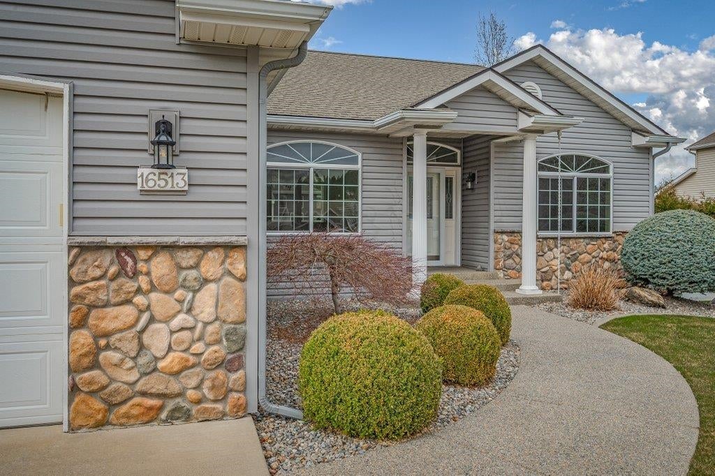 Photo of 16513 E 9th Ln, Spokane Valley, WA 90037 (MLS # 202624512)