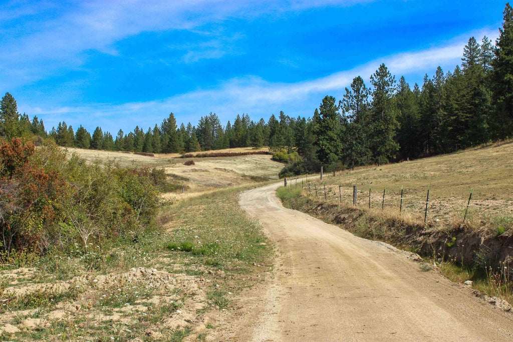 Photo of NKA (North lot) E Farwell Rd, Spokane, WA 99217 (MLS # 202625781)