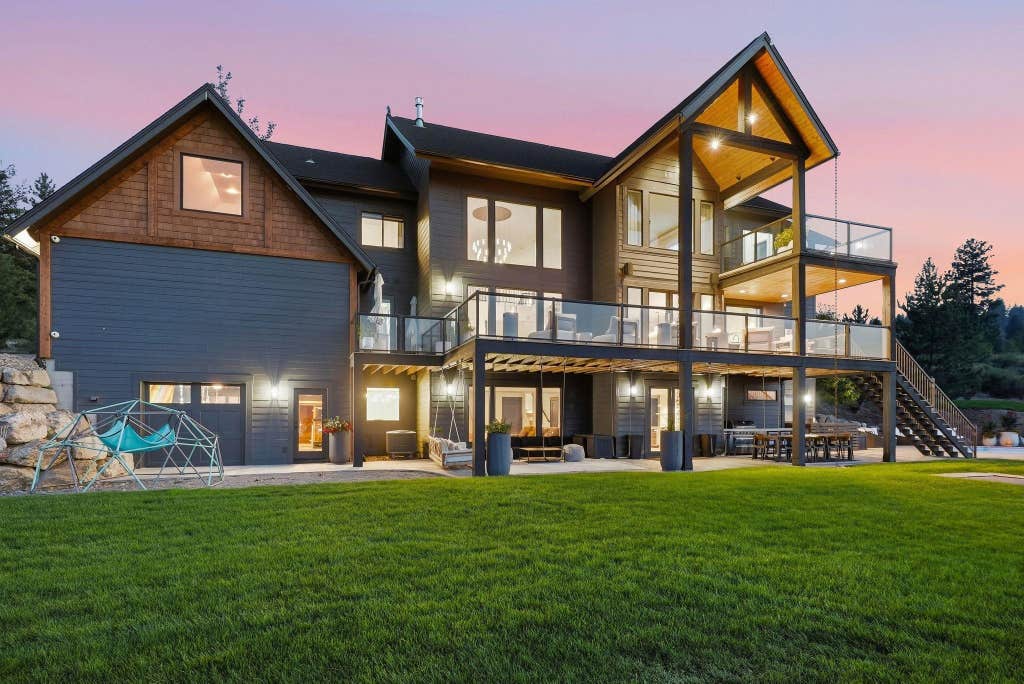 Photo of 2324 S Park Rd, Spokane, WA 99212 (MLS # 202622872)