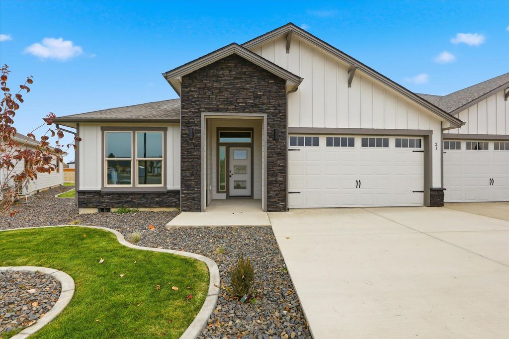 Photo of 1109 - Unit 21 N Country Club Dr, Deer Park, WA 99006 (MLS # 202615893)