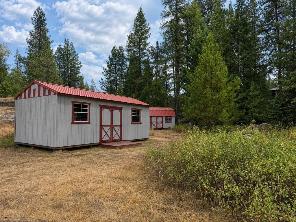 Photo of 1 Quartz Rd, Newport, WA 99156 (MLS # 202623745)