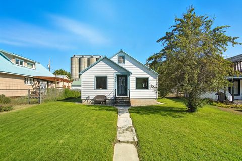 Photo of 409 Pend Oreille Blvd, Metaline Falls, WA 99153 (MLS # 202611634)