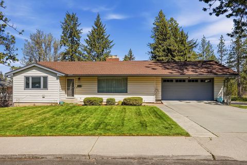 Photo of 1927 E 39th Ave, Spokane, WA 99203 (MLS # 202615235)