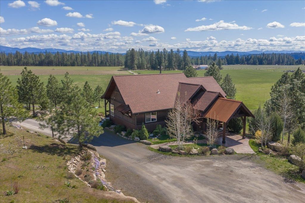 Photo of 316 W Austin Rd, Spokane, WA 99208 (MLS # 202615957)