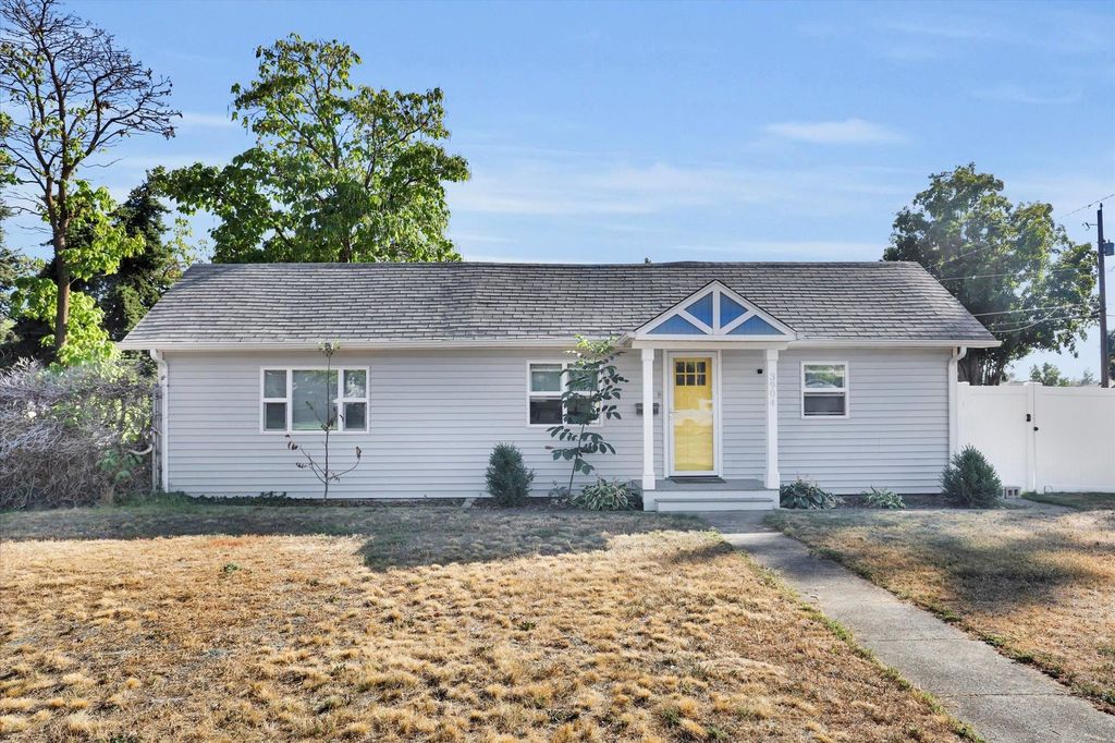 Photo of 3904 E Frederick Ave, Spokane, WA 99217 (MLS # 202525480)