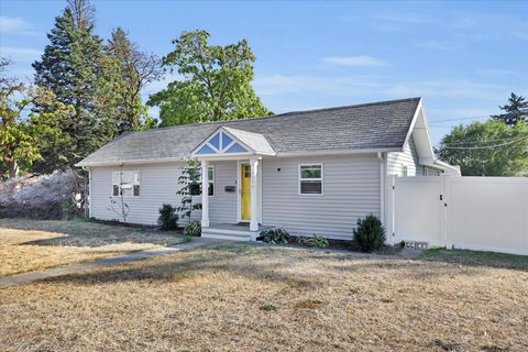 Photo of 3904 E Frederick Ave, Spokane, WA 99217 (MLS # 202525480)