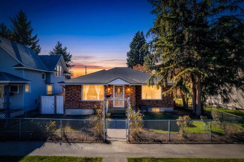 Photo of 942 E BALDWIN Ave, Spokane, WA 99207 (MLS # 202613761)