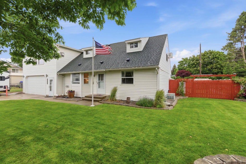Photo of 26821 E Eastland Ave, Newman Lake, WA 99025 (MLS # 202619705)