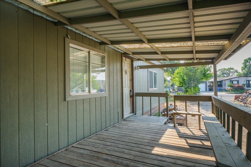 Photo of 504 N Hodges Rd Rd, Greenacres, WA 99016 (MLS # 202623275)