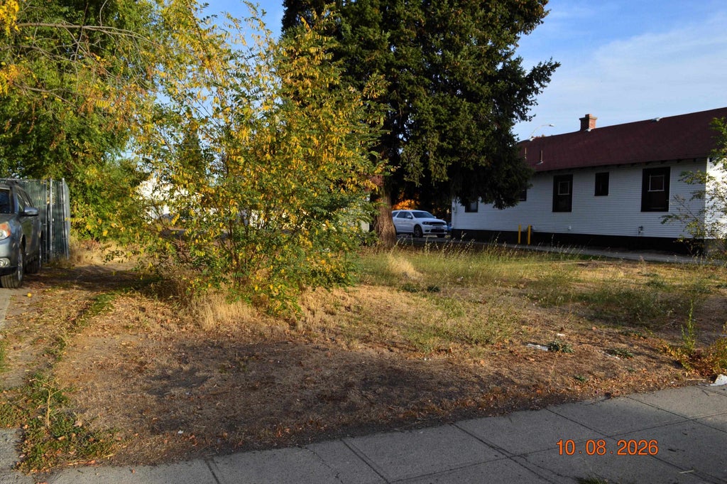 Photo of 4708 N Maple St, Spokane, WA 99205 (MLS # 202625968)