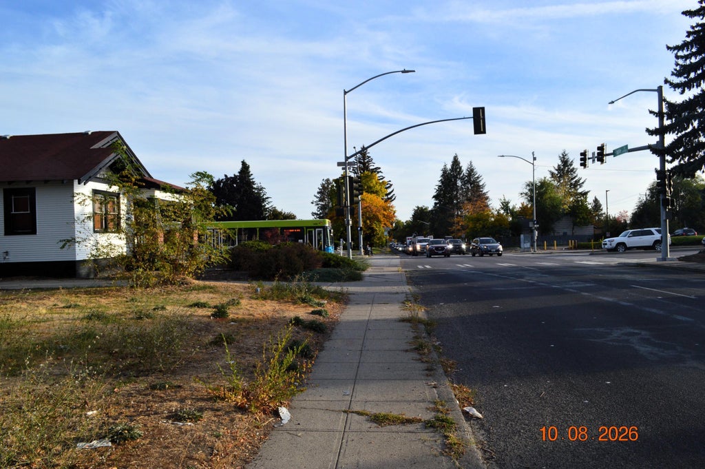 Photo of 4708 N Maple St, Spokane, WA 99205 (MLS # 202625968)
