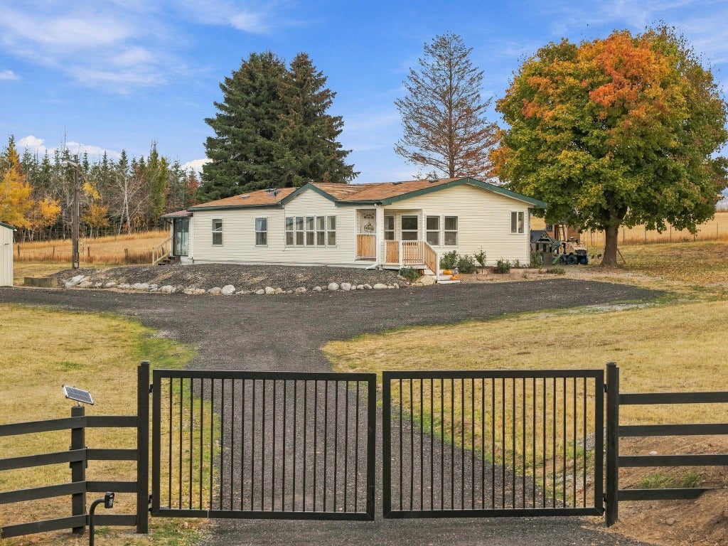 Photo of 5519 S Chapman Rd, Greenacres, WA 99016 (MLS # 202626004)