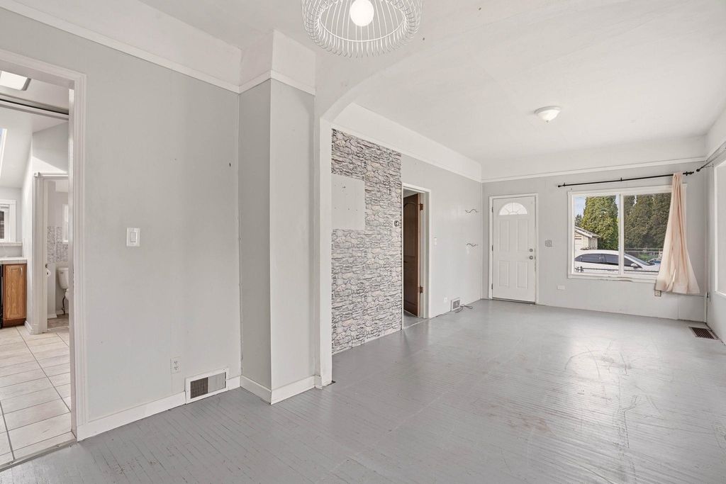 Photo of 2016 N Cannon St, Spokane, WA 99205 (MLS # 202615650)