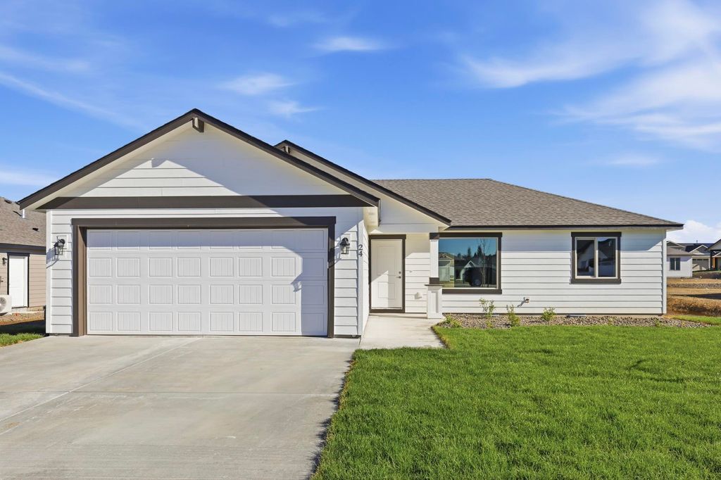 Photo of 24 W 12th St, Deer Park, WA 99006 (MLS # 202612845)
