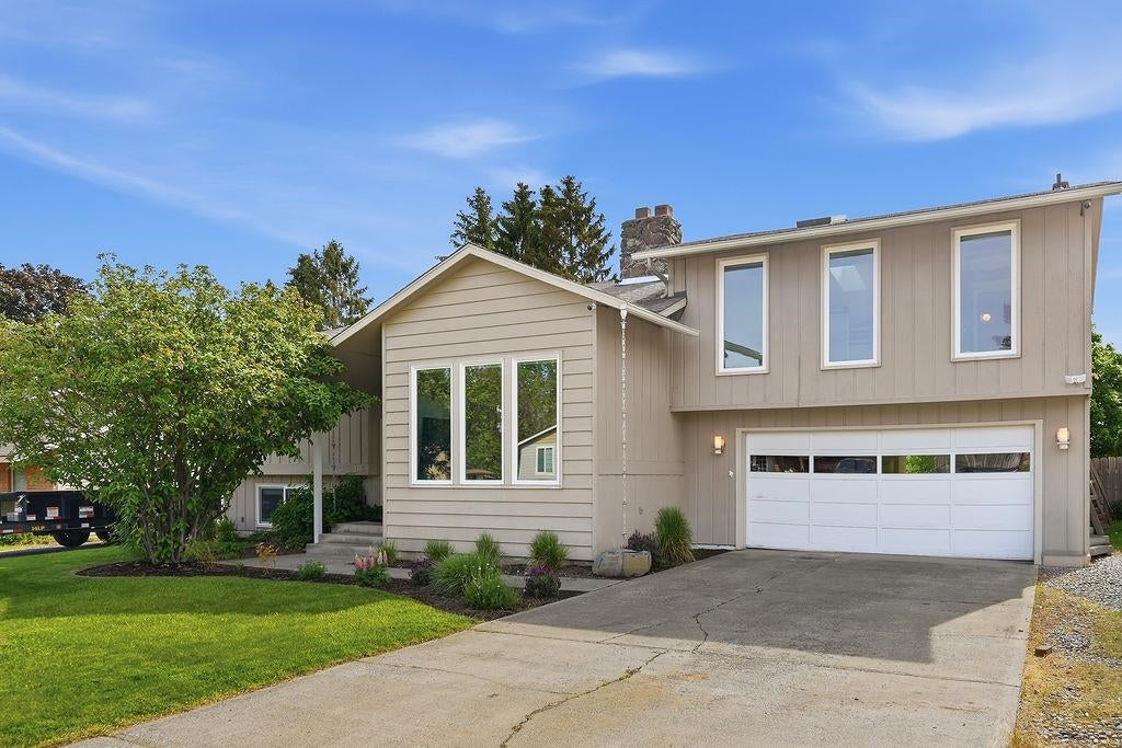 Photo of 1415 S Woodlawn Rd, Spokane Valley, WA 99216 (MLS # 202624407)