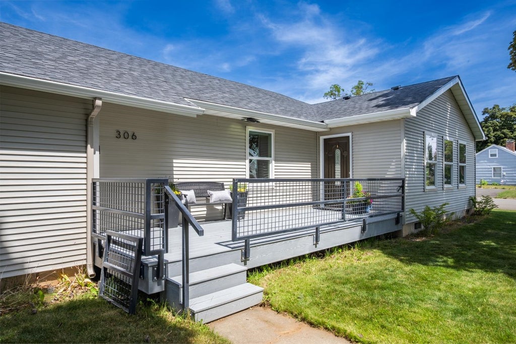 Photo of 306 W 3rd St, Cheney, WA 99004 (MLS # 202623038)
