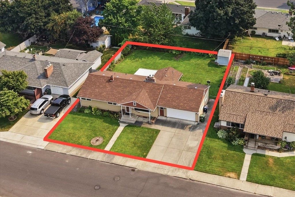 Photo of 201 W Franklin Ct, Spokane, WA 99205 (MLS # 202622285)