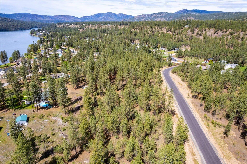 Photo of 6550 Kate Dr, Nine Mile Falls, WA 99026 (MLS # 202612349)