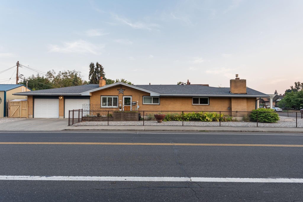 Photo of 531 W Buckeye Ave, Spokane, WA 99205 (MLS # 202622377)