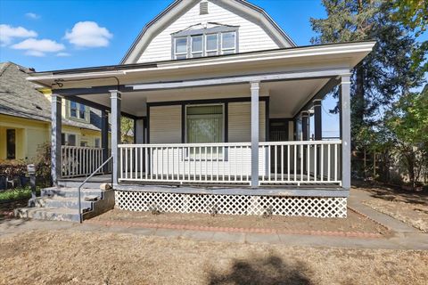 Photo of 1018 W AUGUSTA Ave, Spokane, WA 99205 (MLS # 202525393)