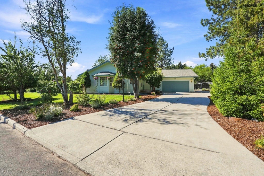 Photo of 4526 S Cook St, Spokane, WA 99223 (MLS # 202623592)
