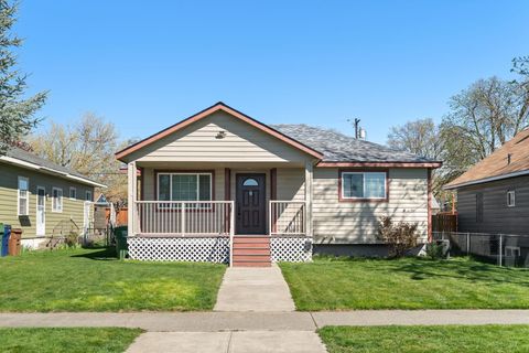 Photo of 1311 E Kiernan Ave, Spokane, WA 99207 (MLS # 202615270)