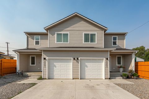 Photo of 2401 E Longfellow Ave, Spokane, WA 99207 (MLS # 202526543)