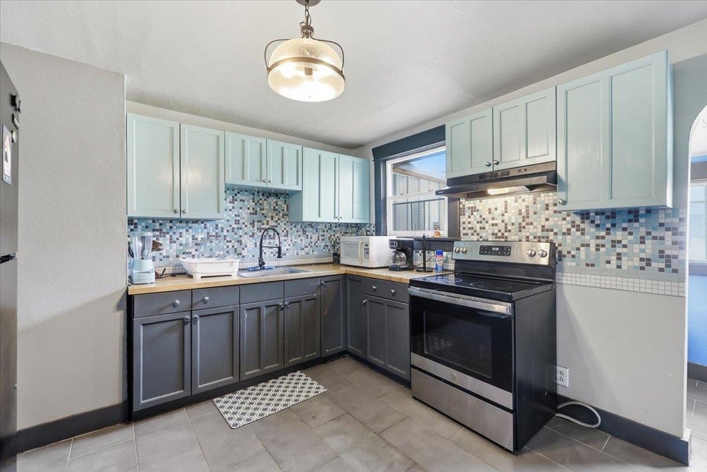 Photo of 420 W Shannon Ave, Spokane, WA 99205 (MLS # 202625676)