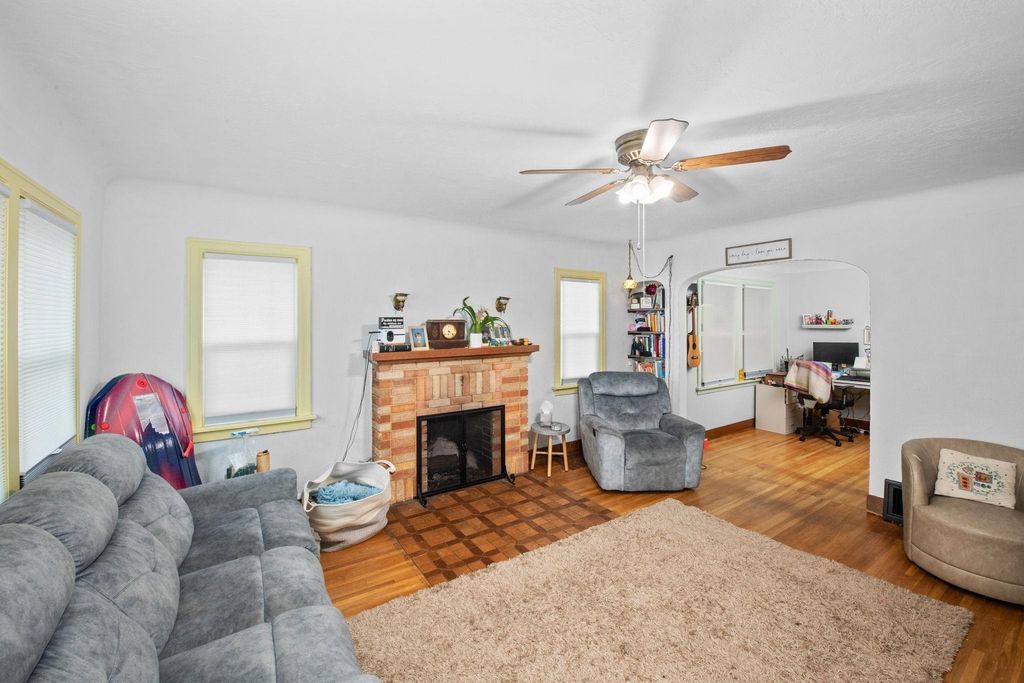 Photo of 1023 W PROVIDENCE Ave, Spokane, WA 99205 (MLS # 202619832)
