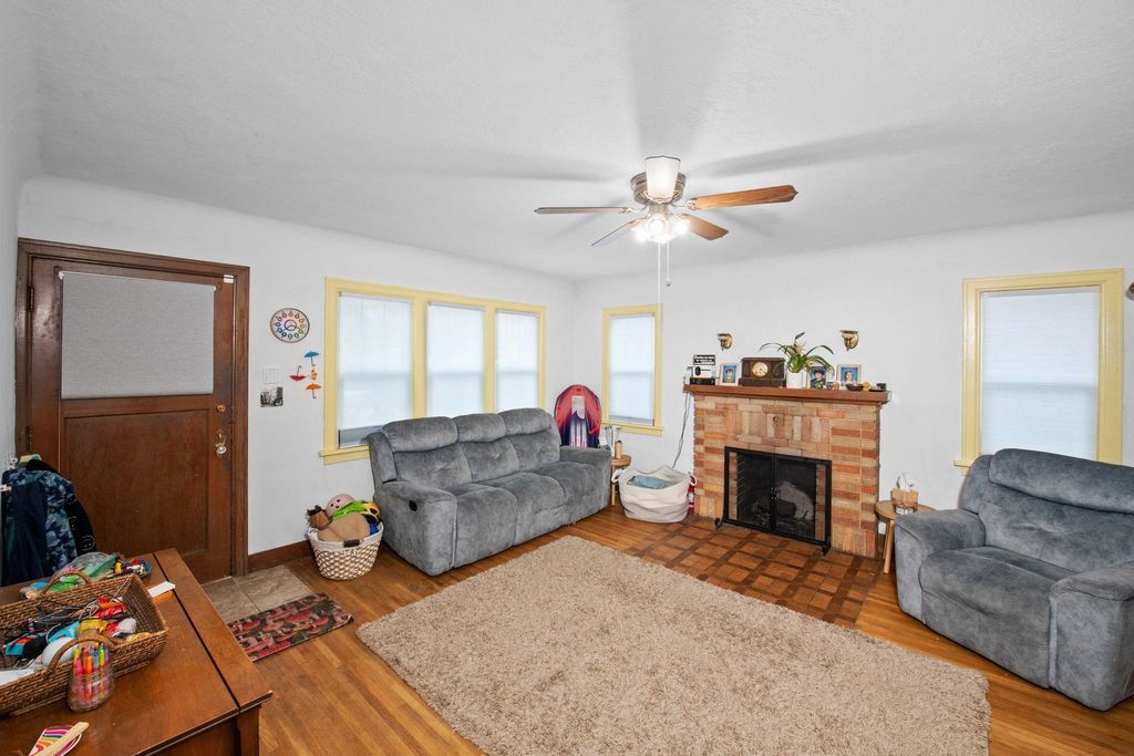 Photo of 1023 W PROVIDENCE Ave, Spokane, WA 99205 (MLS # 202619832)