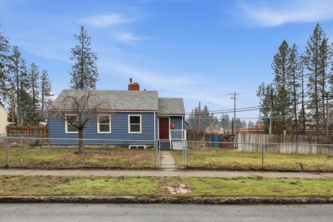 Photo of 2727 W Garland Ave, Spokane, WA 99205 (MLS # 202611632)
