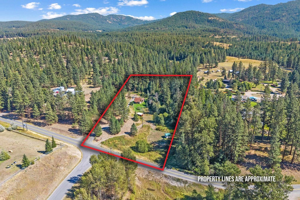 Photo of 1043 Old Highway 12 Mile Rd, Colville, WA 99114 (MLS # 202623602)