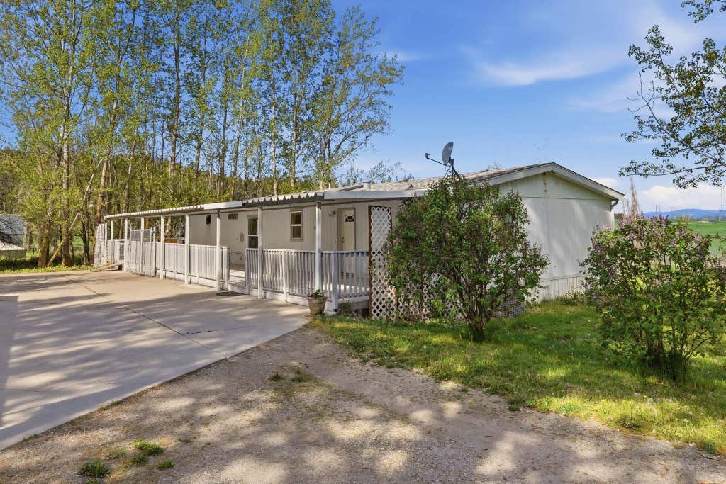 Photo of 8325 E Lindgren St, Spokane, WA 99217 (MLS # 202620279)