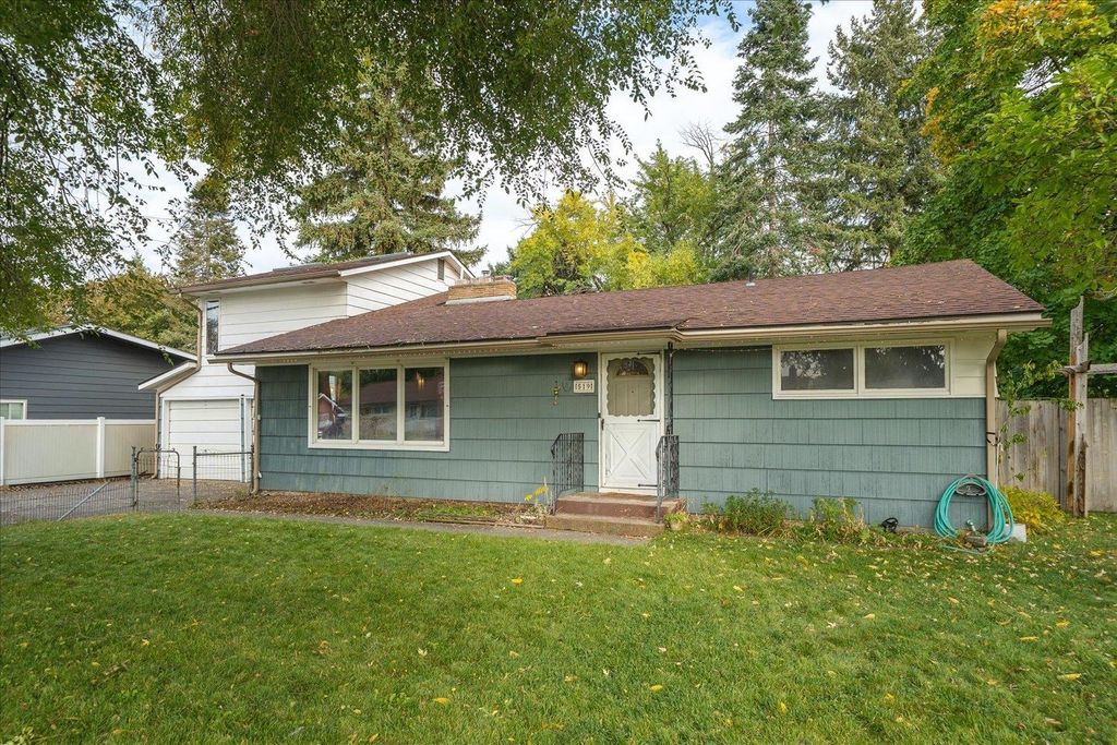 Photo of 519 S Fox Rd, Spokane Valley, WA 99206 (MLS # 202525574)