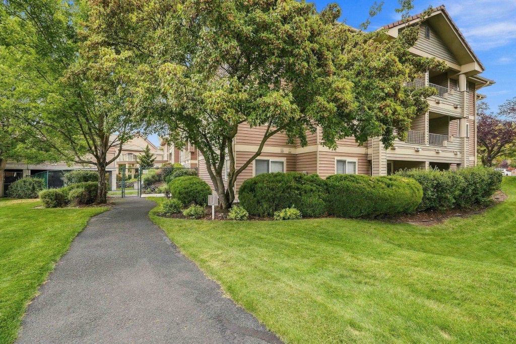 Photo of 639 N Riverpoint Blvd, Spokane, WA 99202 (MLS # 202624471)