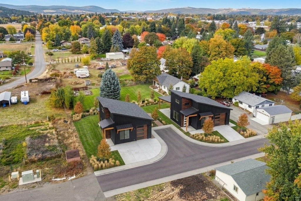 Photo of 616 S Robie Ln, Spokane Valley, WA 99206 (MLS # 202624096)
