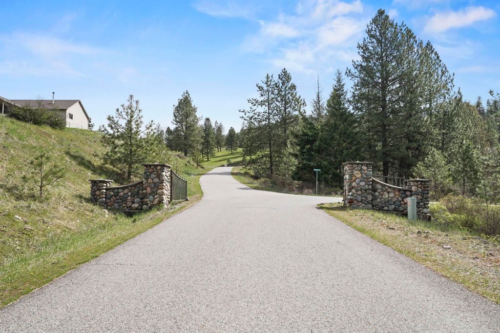 Photo of N Rockspring Ln, Mead, WA 99021 (MLS # 202615687)