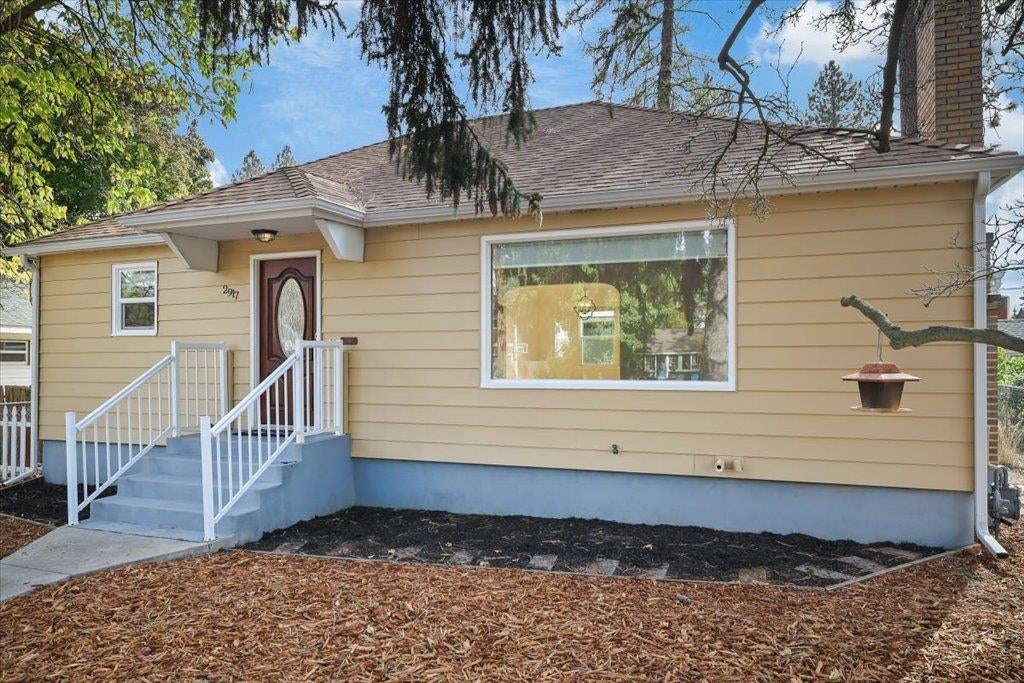 Photo of 2917 W GARLAND Ave, Spokane, WA 99205 (MLS # 202625450)