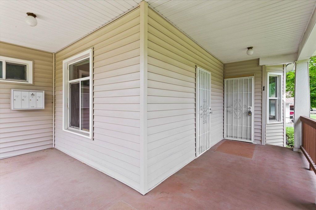 Photo of 902 W MANSFIELD Ave, Spokane, WA 99205 (MLS # 202525599)