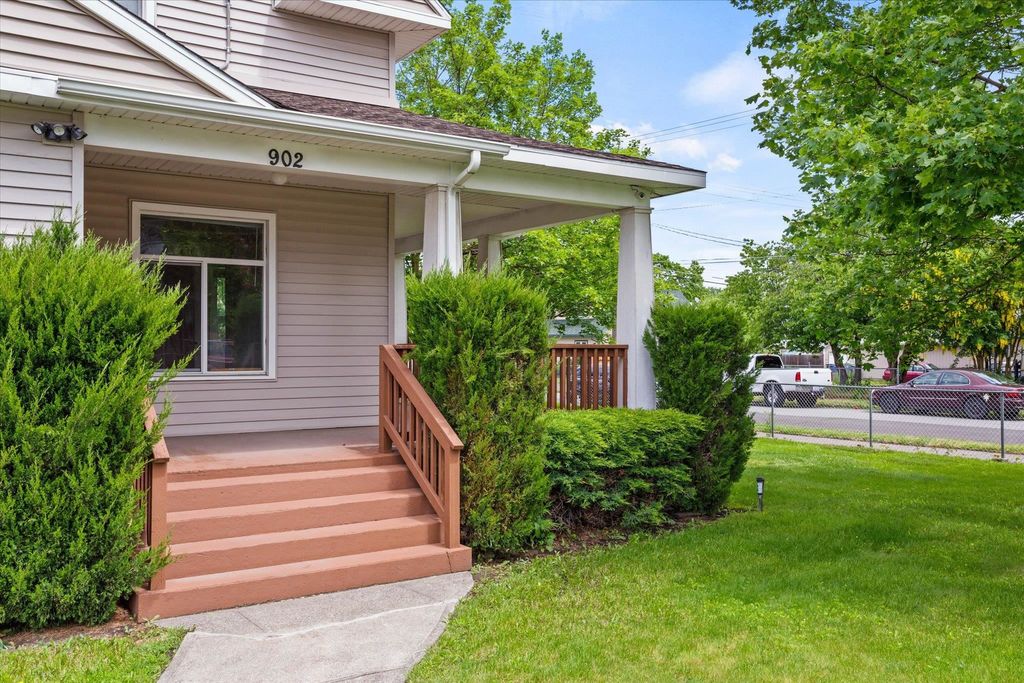 Photo of 902 W MANSFIELD Ave, Spokane, WA 99205 (MLS # 202525599)