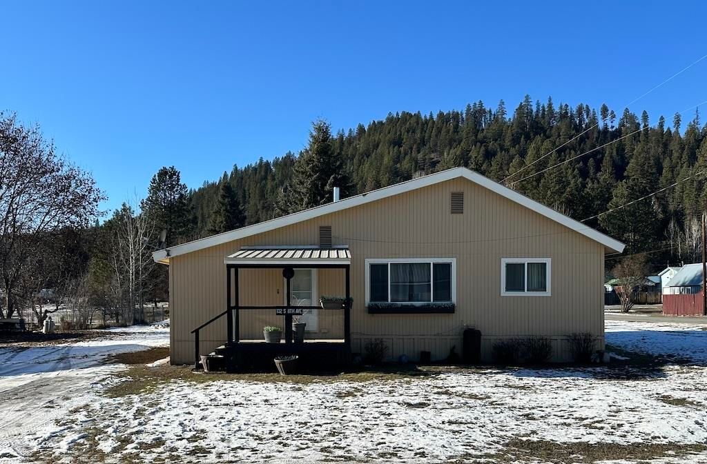Photo of 102 S 8th Ave, Ione, WA 99139 (MLS # 202616421)