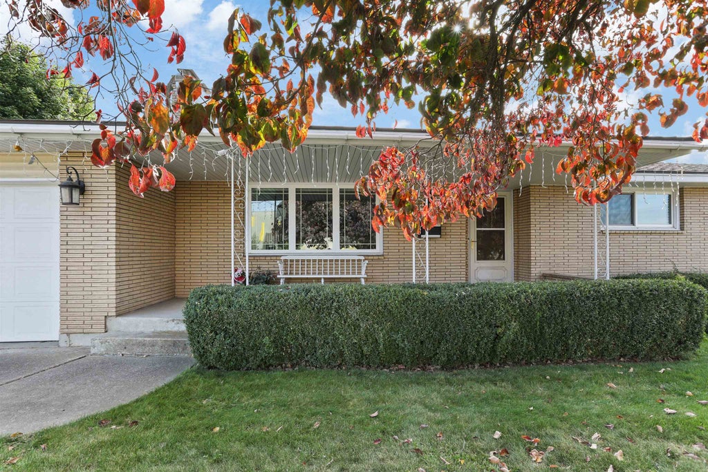 Photo of 2221 W Longfellow Ave, Spokane, WA 99205 (MLS # 202626138)