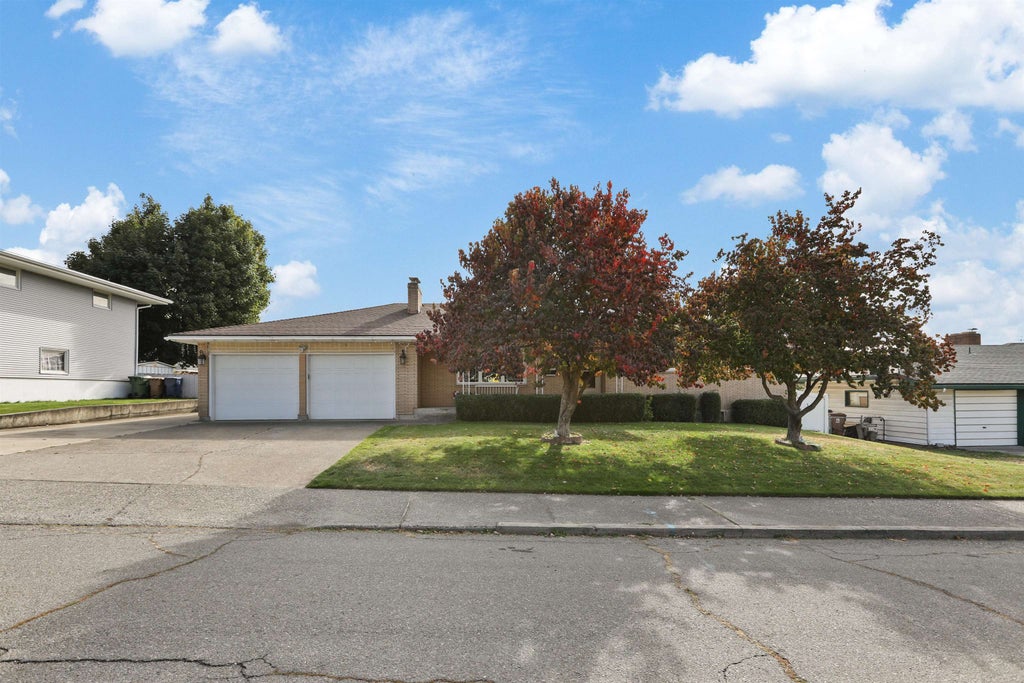 Photo of 2221 W Longfellow Ave, Spokane, WA 99205 (MLS # 202626138)