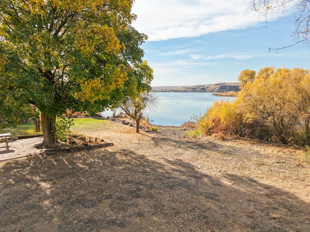 Photo of 1873 N Sprague Lake Resort Rd, Sprague, WA 99032 (MLS # 202626191)