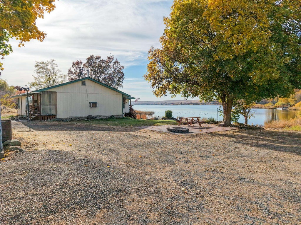 Photo of 1873 N Sprague Lake Resort Rd, Sprague, WA 99032 (MLS # 202626191)