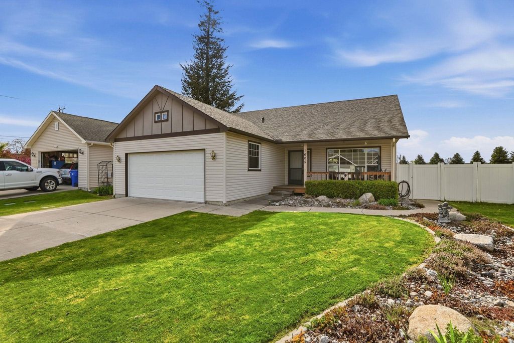 Photo of 1605 N Tschirley Ln, Spokane Valley, WA 99016 (MLS # 202616022)