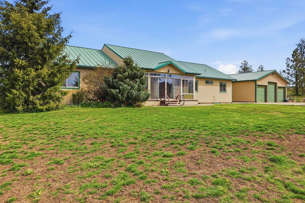 Photo of 17543 S Smythe Rd, Spokane, WA 99224 (MLS # 202615968)